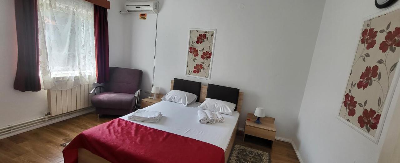 Pensiune Restaurant Arconi Navodari Ngoại thất bức ảnh