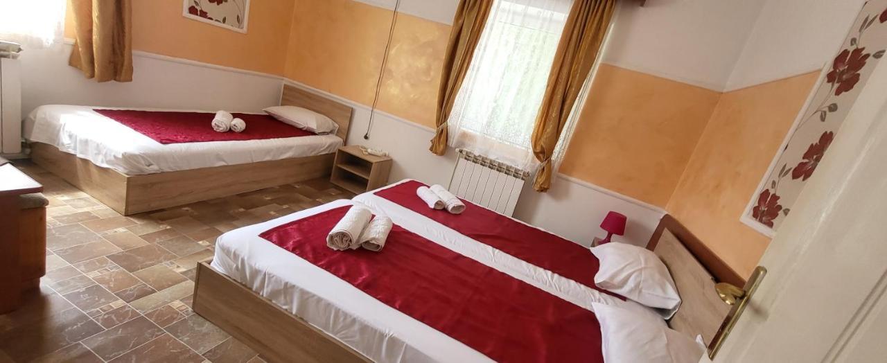Pensiune Restaurant Arconi Navodari Ngoại thất bức ảnh