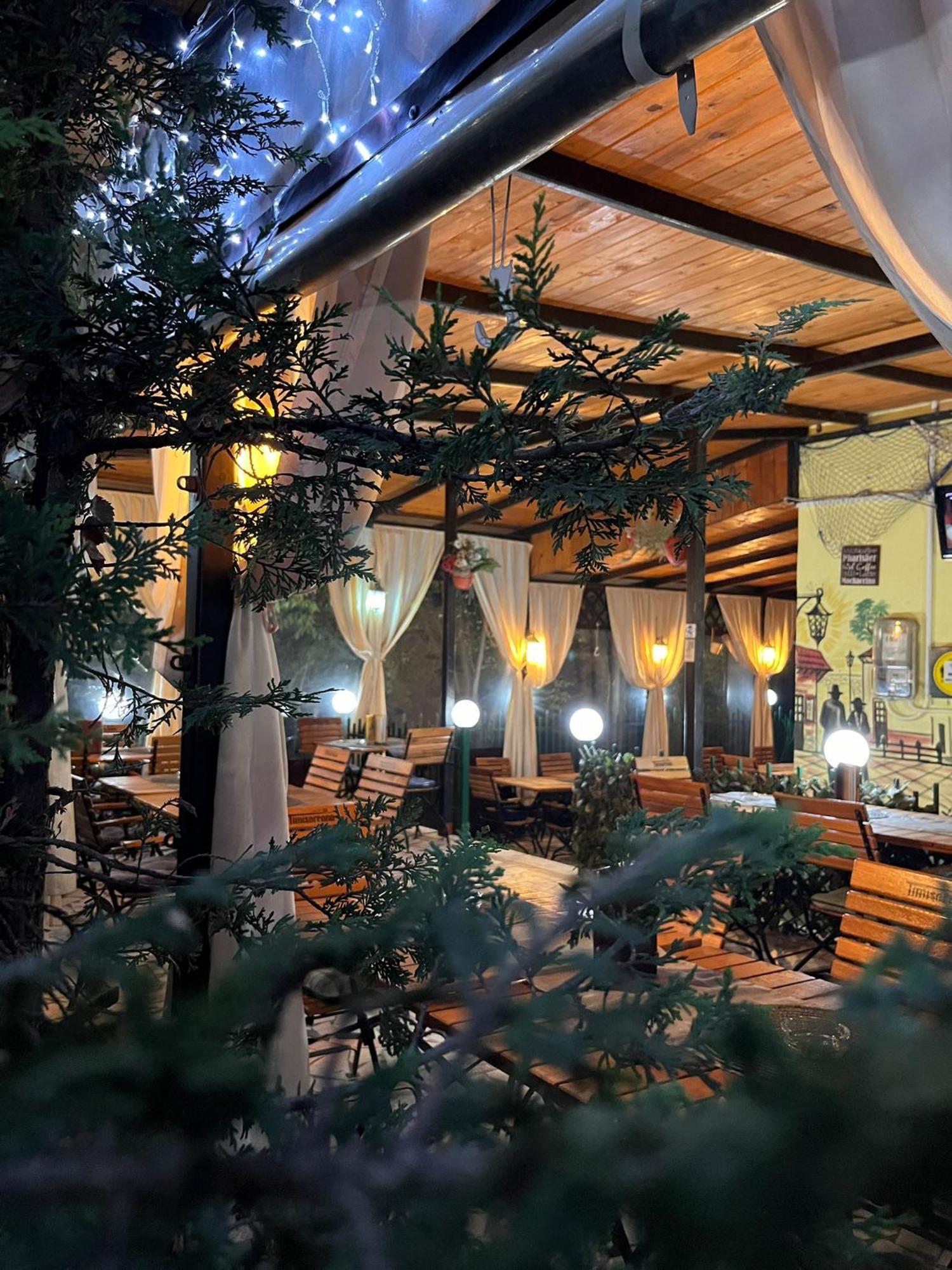 Pensiune Restaurant Arconi Navodari Ngoại thất bức ảnh